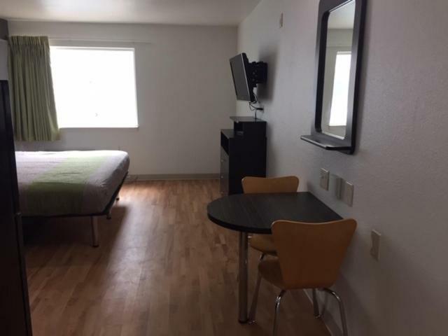 Studio 6 Hotel 2*