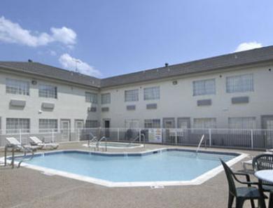 6 Hotel
