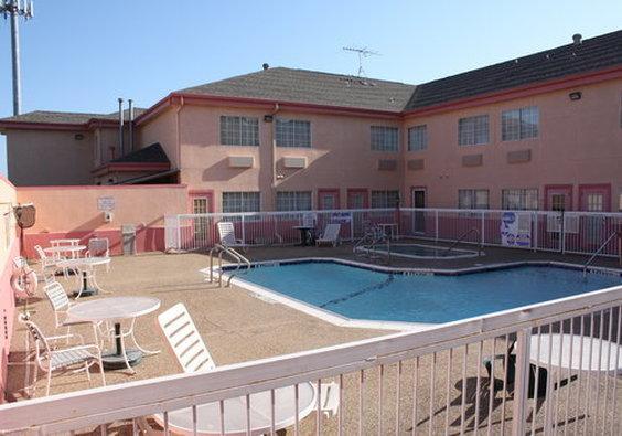 6 Hotel 2*