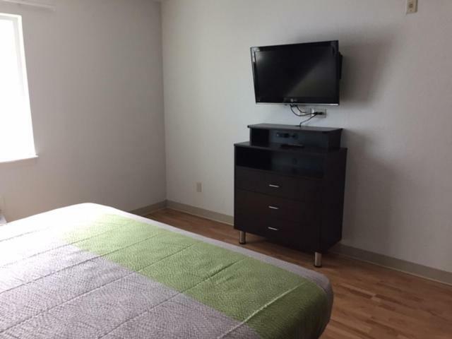 6 Hotel 2*
